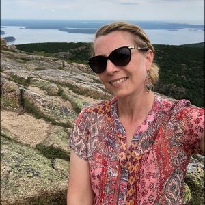 Meet your Posher, Danielle